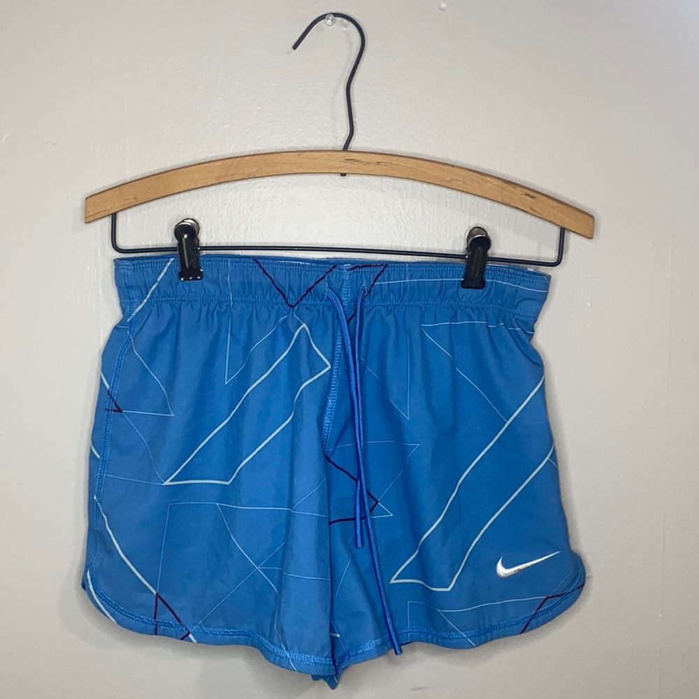 🌵Vintage Triangle patterned Nike shorts! - Picture 2 of 9